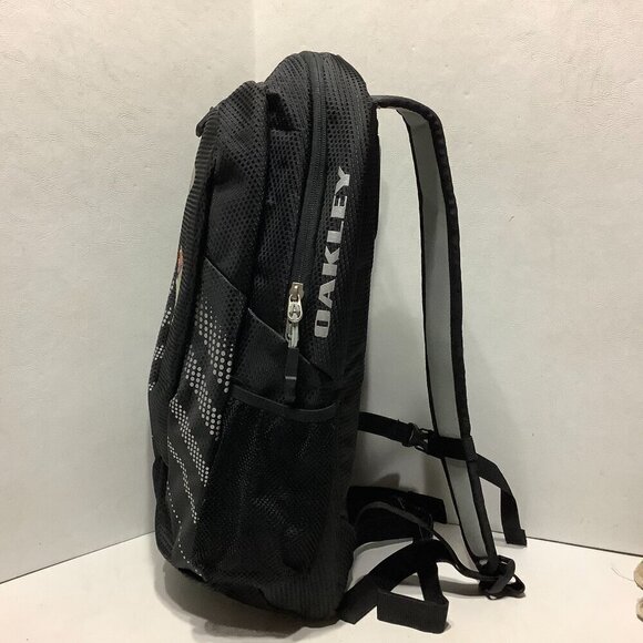 Oakley #92604 Backpack Black Labatt Blue Imported Embordered Front 18" x 12" - Picture 3 of 10